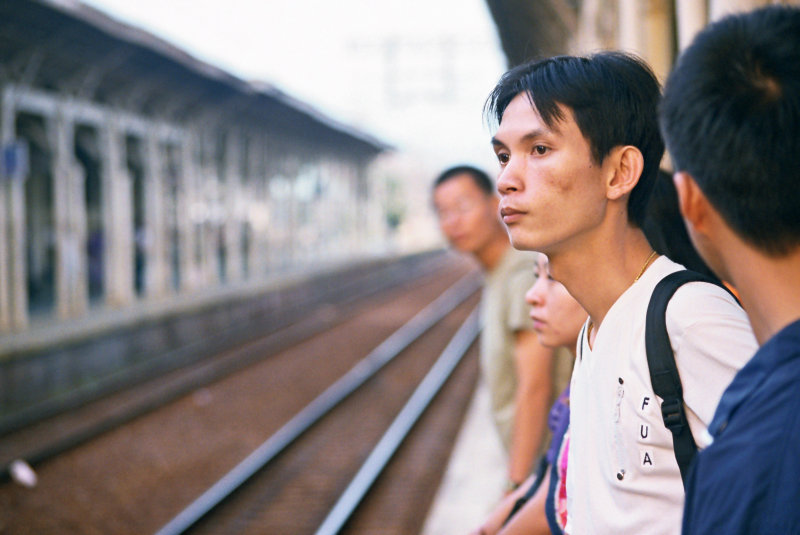 台灣鐵路旅遊攝影台中火車站月台旅客2002年之前攝影照片27